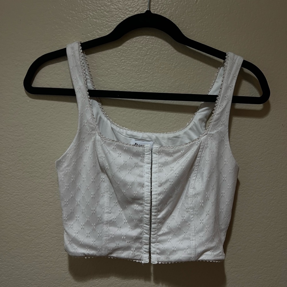 White crop with lace